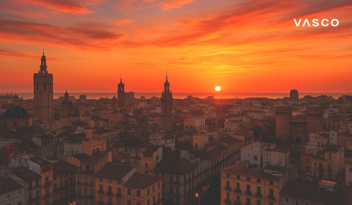Luchtfoto van Valencia in Spanje bij zonsopgang.